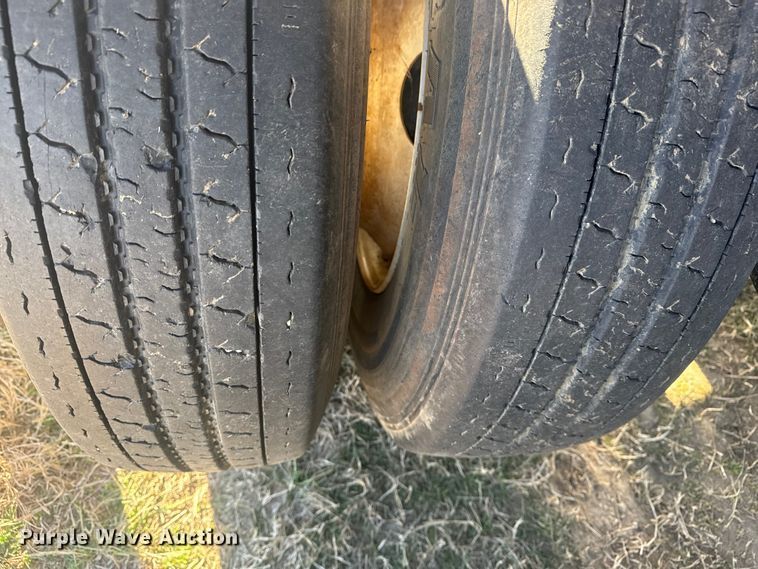 image for item EG1979 2015 Caterpillar 2384C log loader