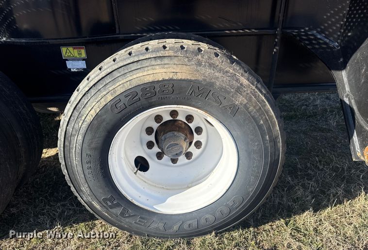 image for item EG1979 2015 Caterpillar 2384C log loader