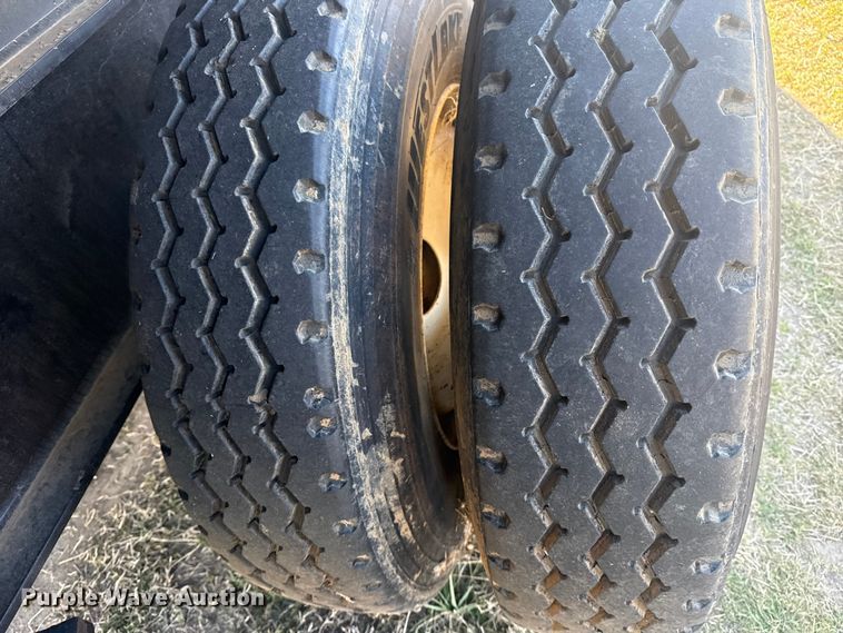 image for item EG1979 2015 Caterpillar 2384C log loader