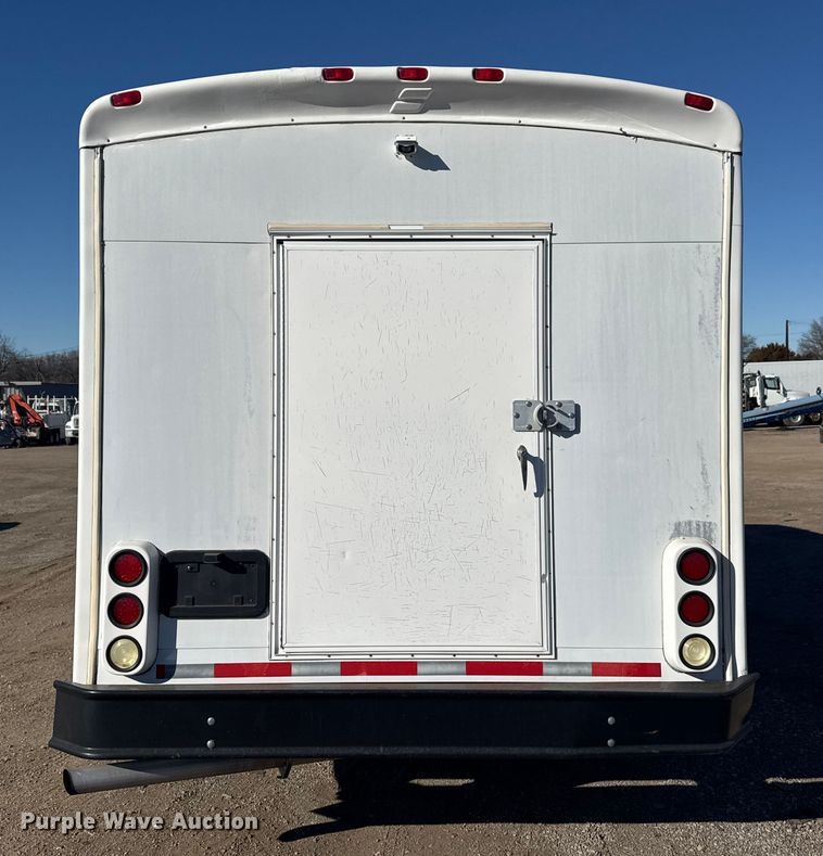 image for item EG1994 2007 Ford E450 Super Duty shuttle bus