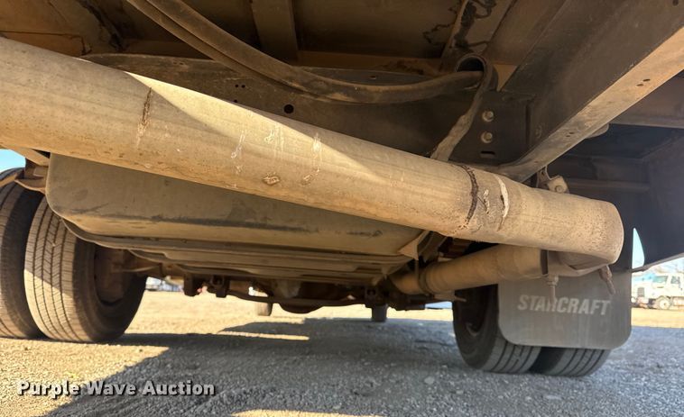 image for item EG1994 2007 Ford E450 Super Duty shuttle bus