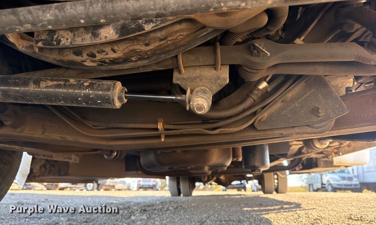 image for item EG1994 2007 Ford E450 Super Duty shuttle bus