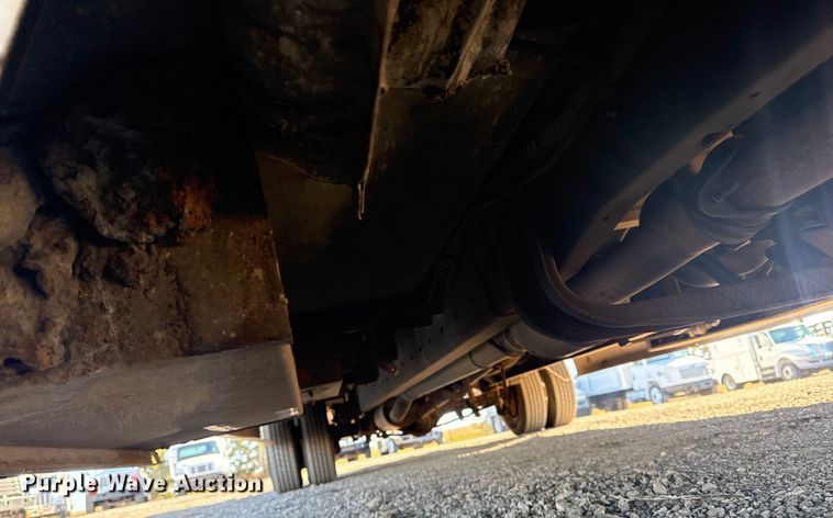 image for item EG1994 2007 Ford E450 Super Duty shuttle bus