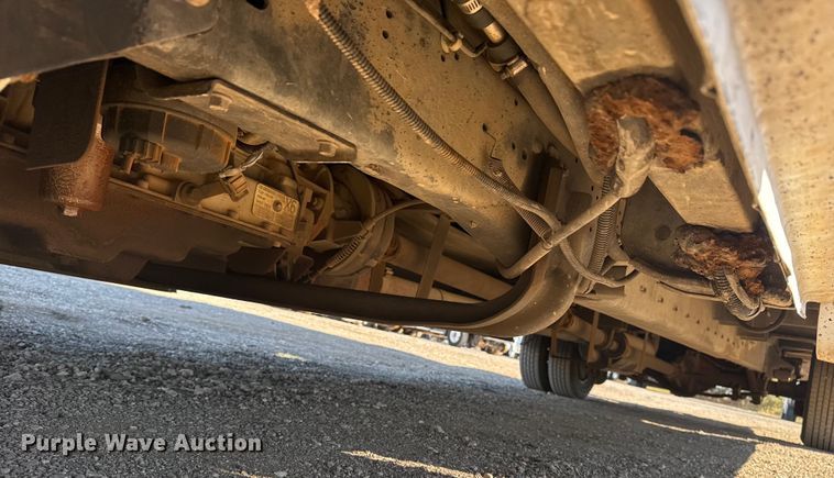 image for item EG1994 2007 Ford E450 Super Duty shuttle bus