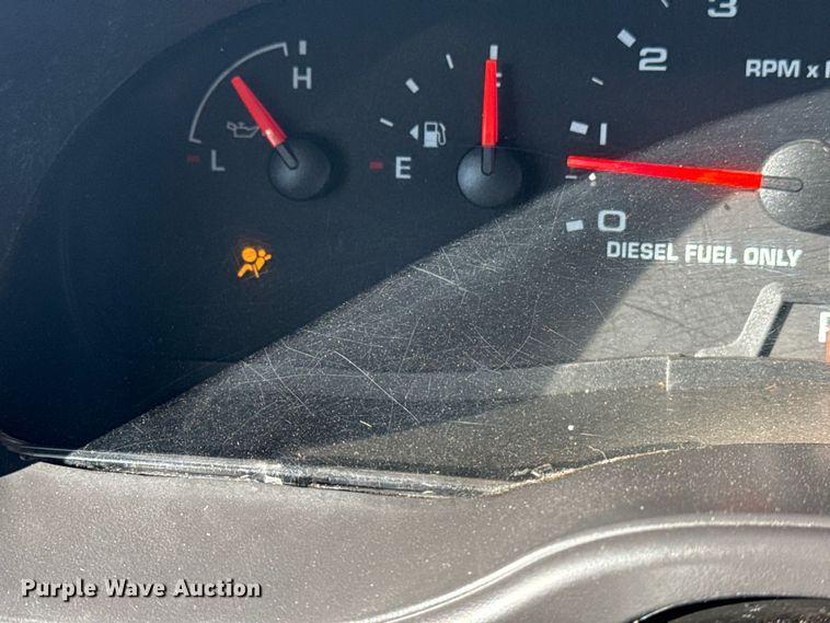 image for item EG1994 2007 Ford E450 Super Duty shuttle bus