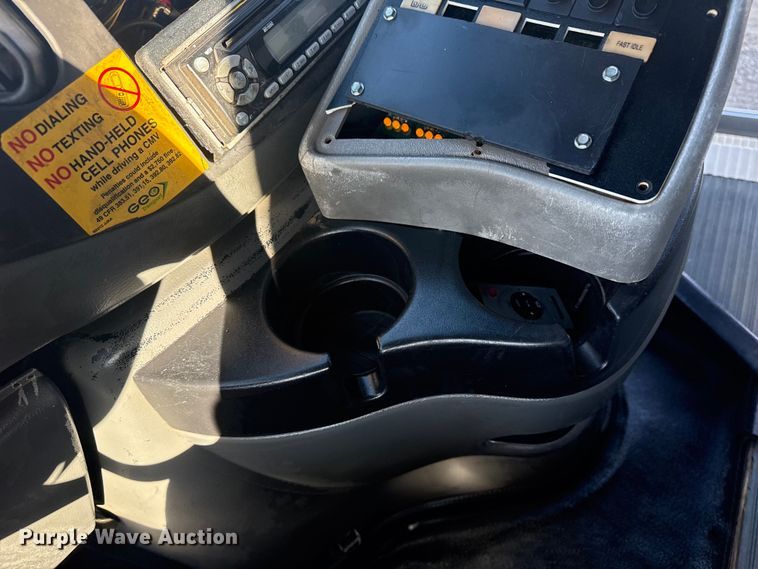 image for item EG1994 2007 Ford E450 Super Duty shuttle bus