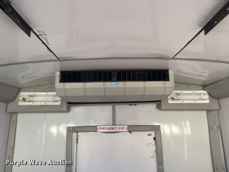 image for item EG1994 2007 Ford E450 Super Duty shuttle bus