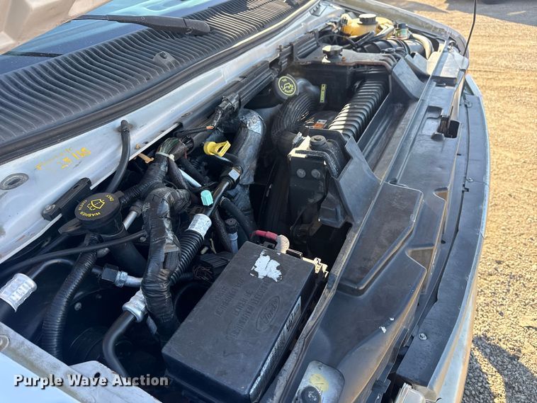 image for item EG1994 2007 Ford E450 Super Duty shuttle bus