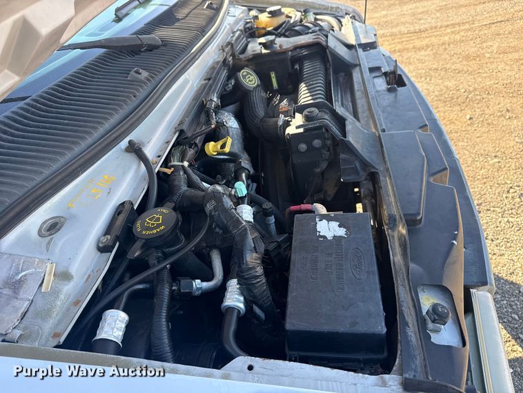 image for item EG1994 2007 Ford E450 Super Duty shuttle bus