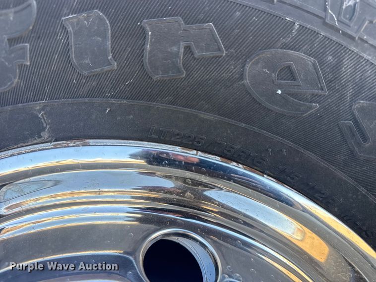 image for item EG1994 2007 Ford E450 Super Duty shuttle bus