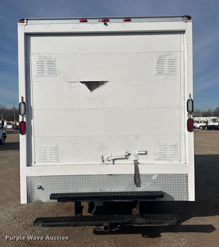 image for item EG1998 2017 Ford F550 Super Duty XL box truck