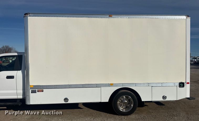 image for item EG1998 2017 Ford F550 Super Duty XL box truck