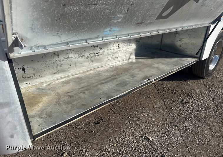 image for item EG1998 2017 Ford F550 Super Duty XL box truck