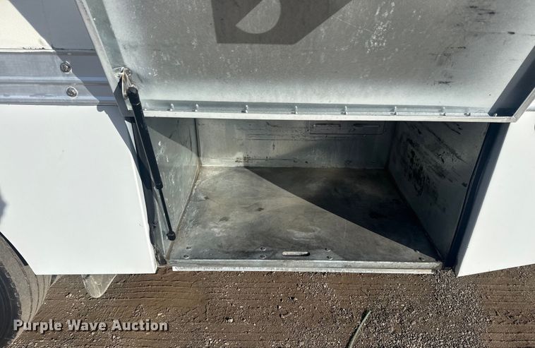 image for item EG1998 2017 Ford F550 Super Duty XL box truck