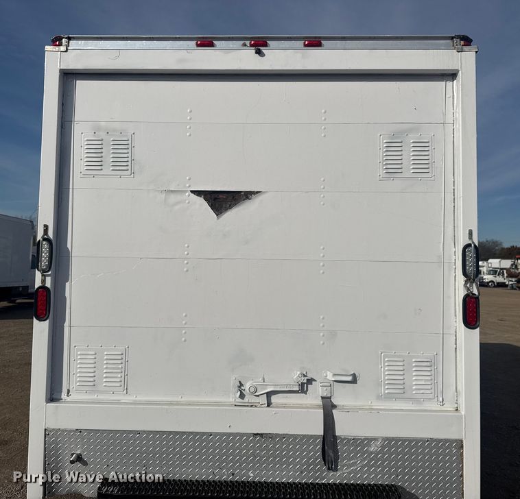 image for item EG1998 2017 Ford F550 Super Duty XL box truck