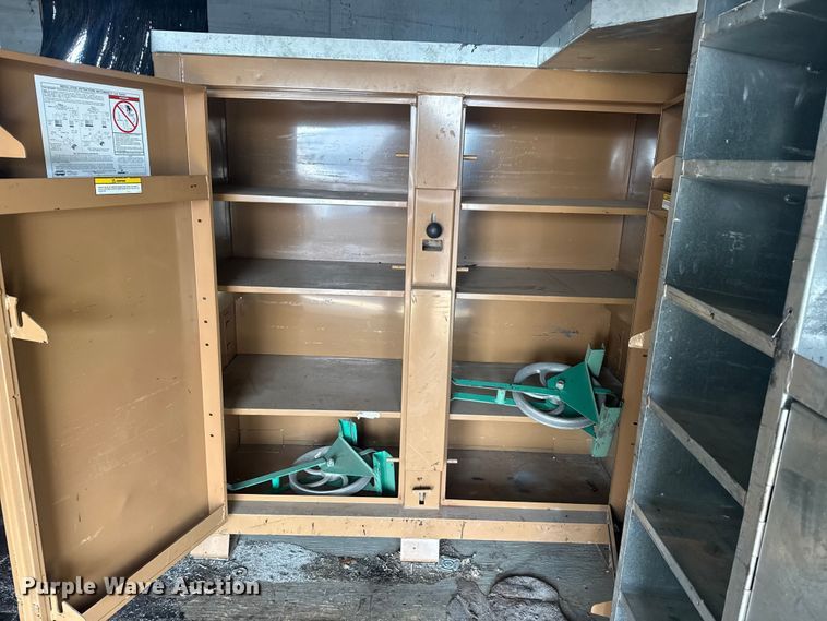 image for item EG1998 2017 Ford F550 Super Duty XL box truck