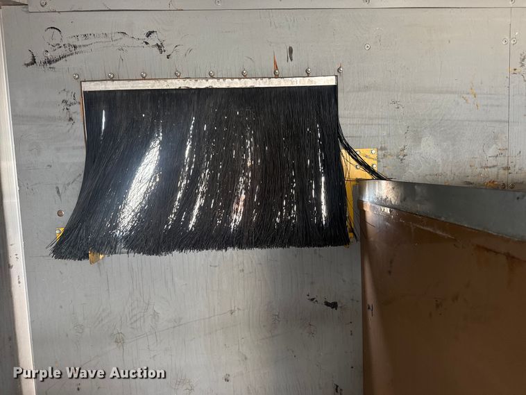 image for item EG1998 2017 Ford F550 Super Duty XL box truck