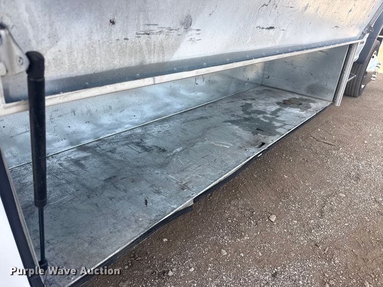 image for item EG1998 2017 Ford F550 Super Duty XL box truck