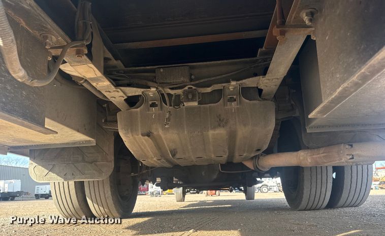 image for item EG1998 2017 Ford F550 Super Duty XL box truck