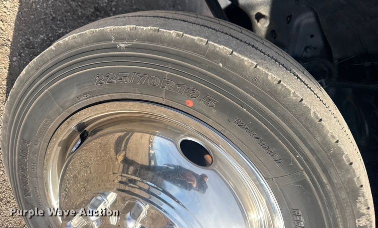 image for item EG1998 2017 Ford F550 Super Duty XL box truck