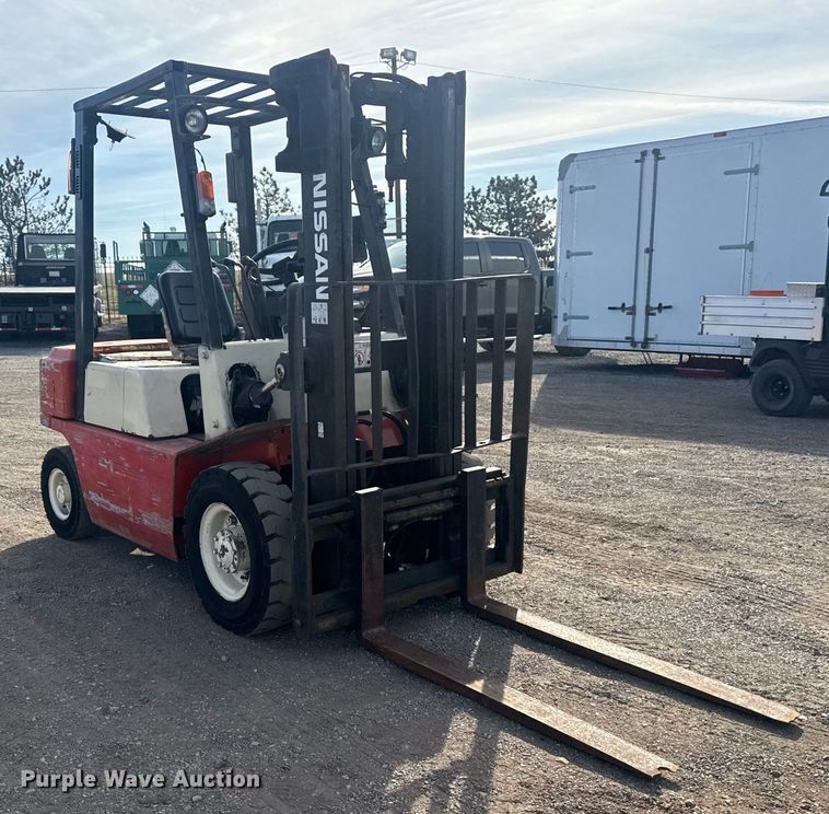 image for item EG1999 Nissan F102A301 forklift