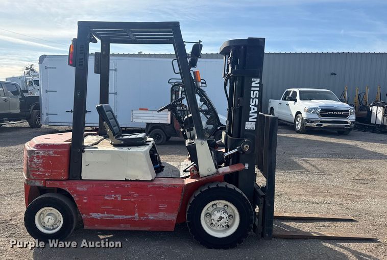 image for item EG1999 Nissan F102A301 forklift
