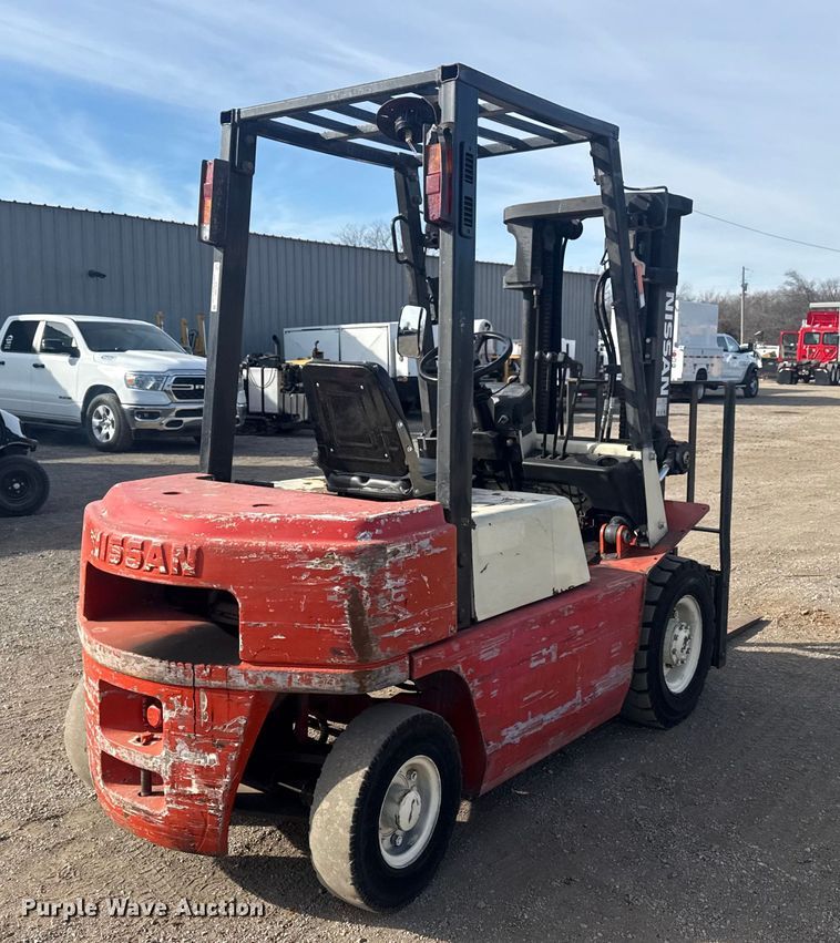 image for item EG1999 Nissan F102A301 forklift