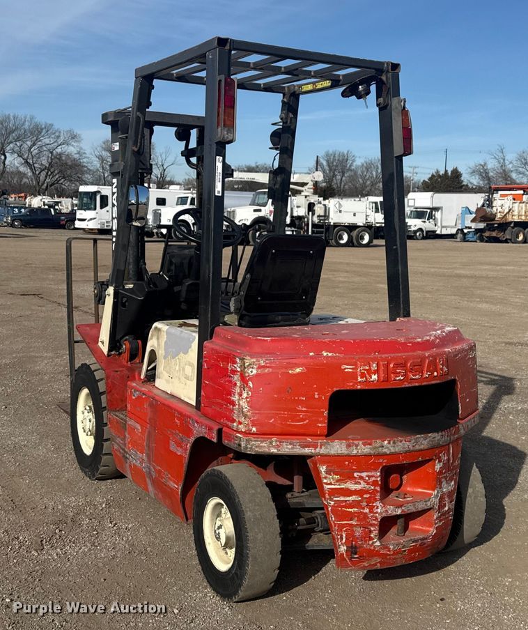 image for item EG1999 Nissan F102A301 forklift