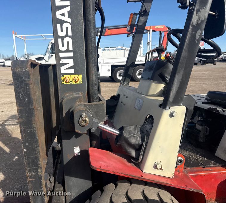 image for item EG1999 Nissan F102A301 forklift