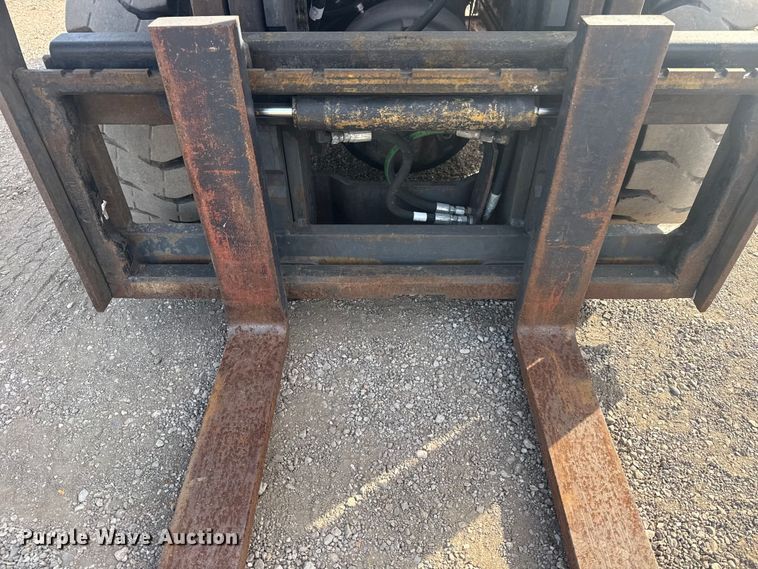 image for item EG1999 Nissan F102A301 forklift