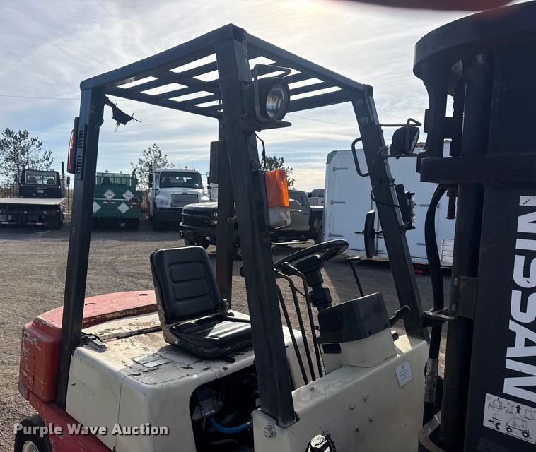 image for item EG1999 Nissan F102A301 forklift