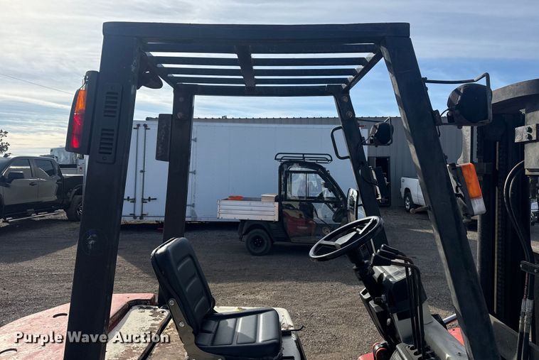 image for item EG1999 Nissan F102A301 forklift