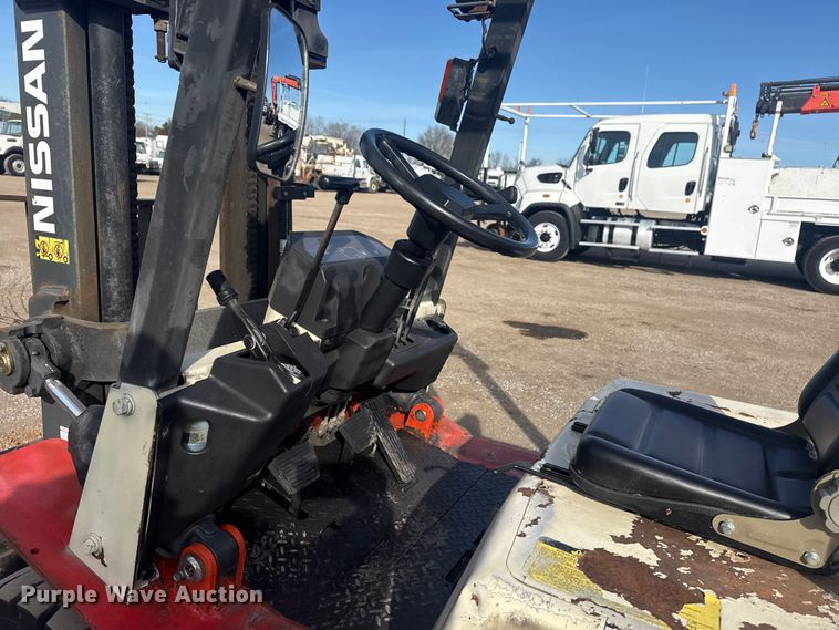 image for item EG1999 Nissan F102A301 forklift