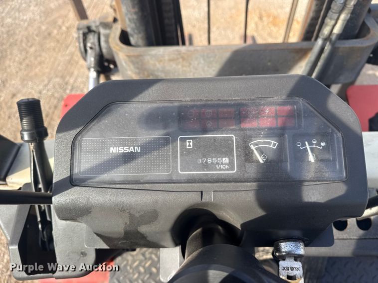 image for item EG1999 Nissan F102A301 forklift
