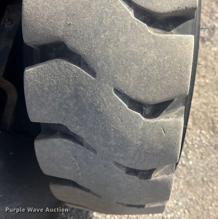 image for item EG1999 Nissan F102A301 forklift