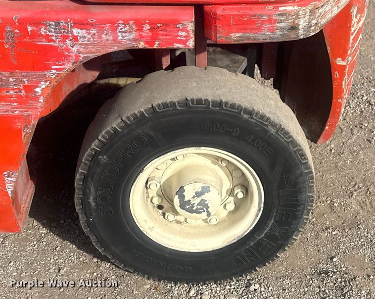 image for item EG1999 Nissan F102A301 forklift