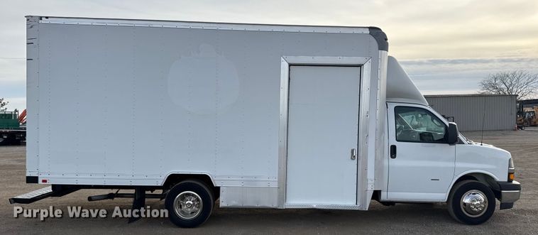 image for item EG2009 2018 Chevrolet Express box truck