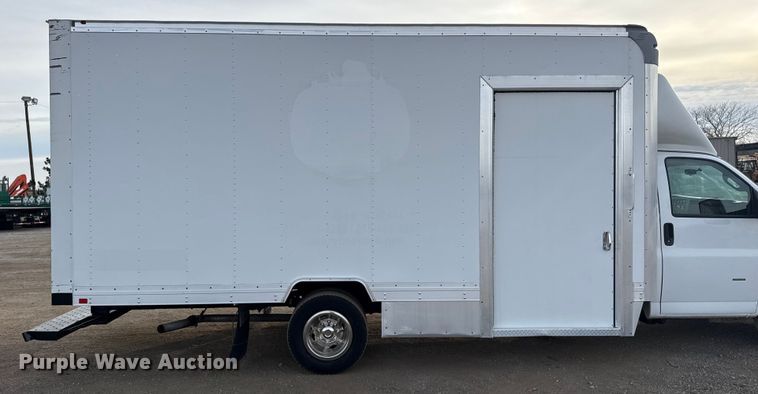 image for item EG2009 2018 Chevrolet Express box truck