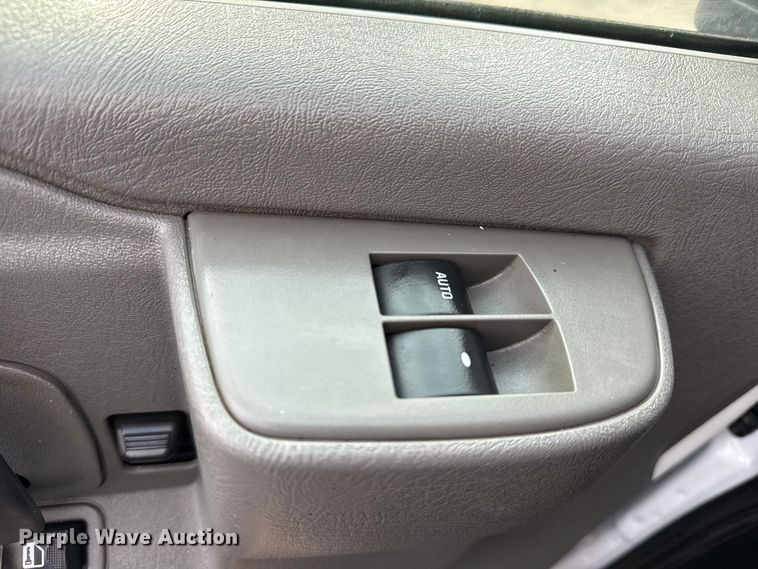 image for item EG2009 2018 Chevrolet Express box truck