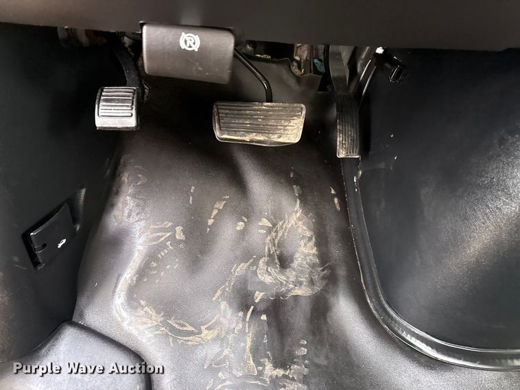 image for item EG2009 2018 Chevrolet Express box truck