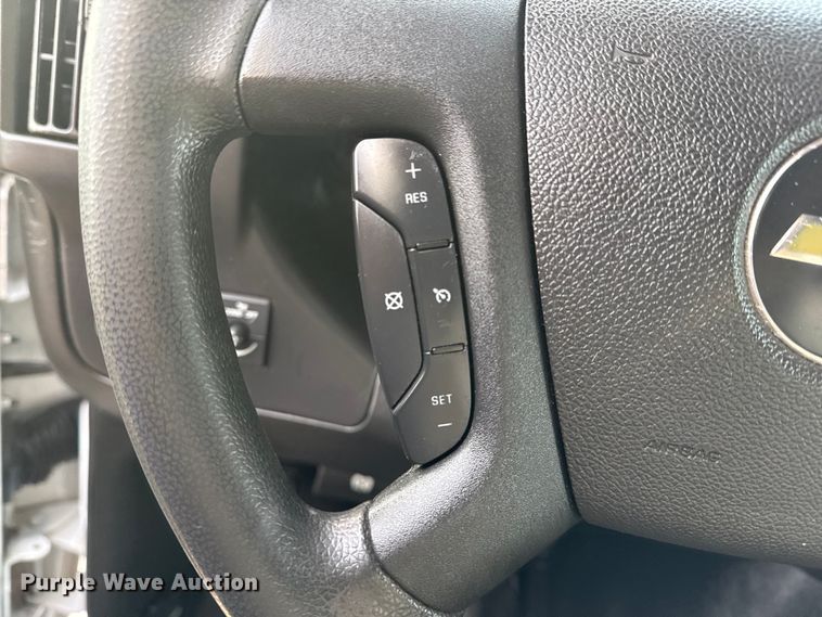 image for item EG2009 2018 Chevrolet Express box truck