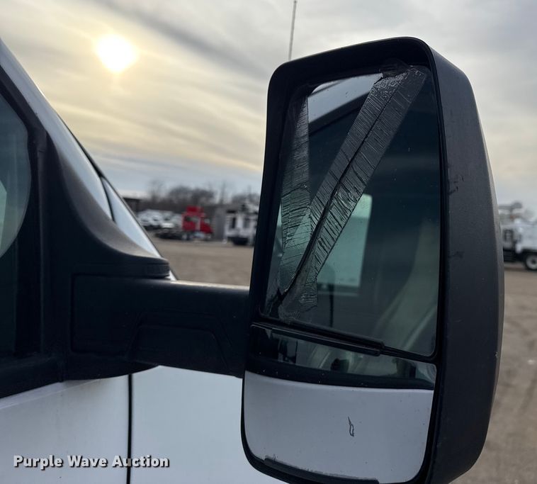 image for item EG2009 2018 Chevrolet Express box truck