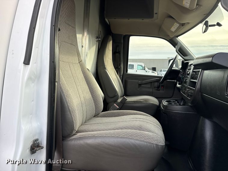 image for item EG2009 2018 Chevrolet Express box truck