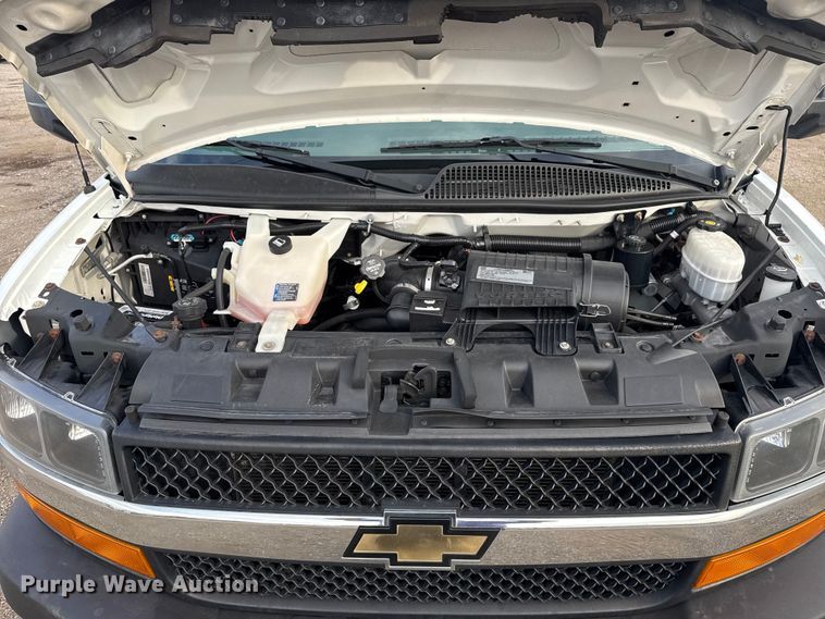 image for item EG2009 2018 Chevrolet Express box truck