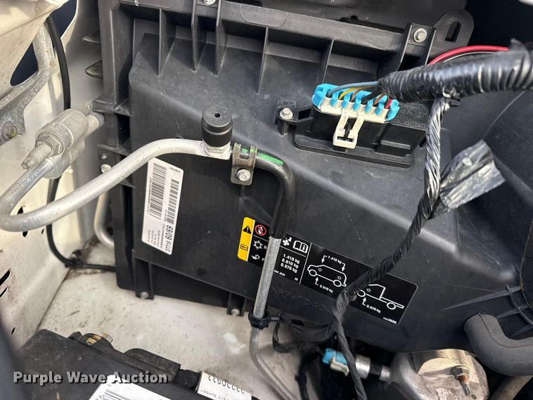 image for item EG2009 2018 Chevrolet Express box truck