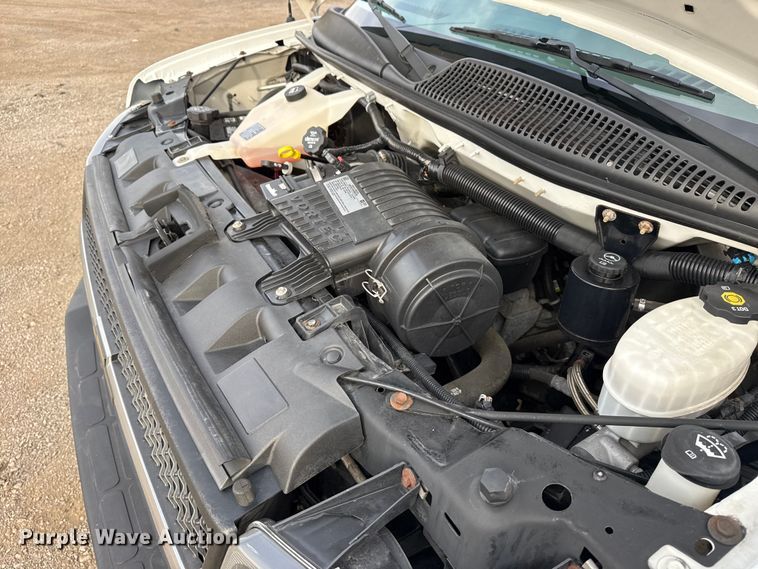 image for item EG2009 2018 Chevrolet Express box truck