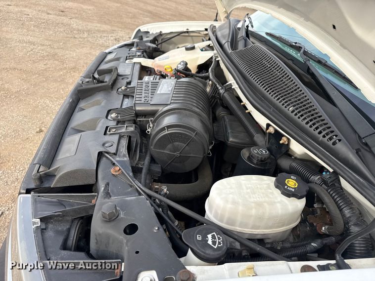 image for item EG2009 2018 Chevrolet Express box truck