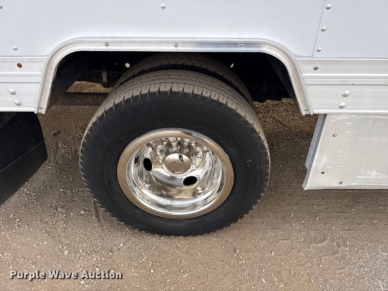 image for item EG2009 2018 Chevrolet Express box truck