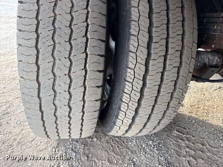 image for item EG2009 2018 Chevrolet Express box truck