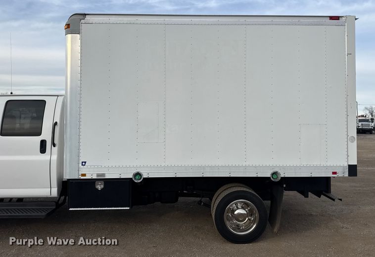 image for item EG2011 2009 GMC C5500 Crew Cab box truck